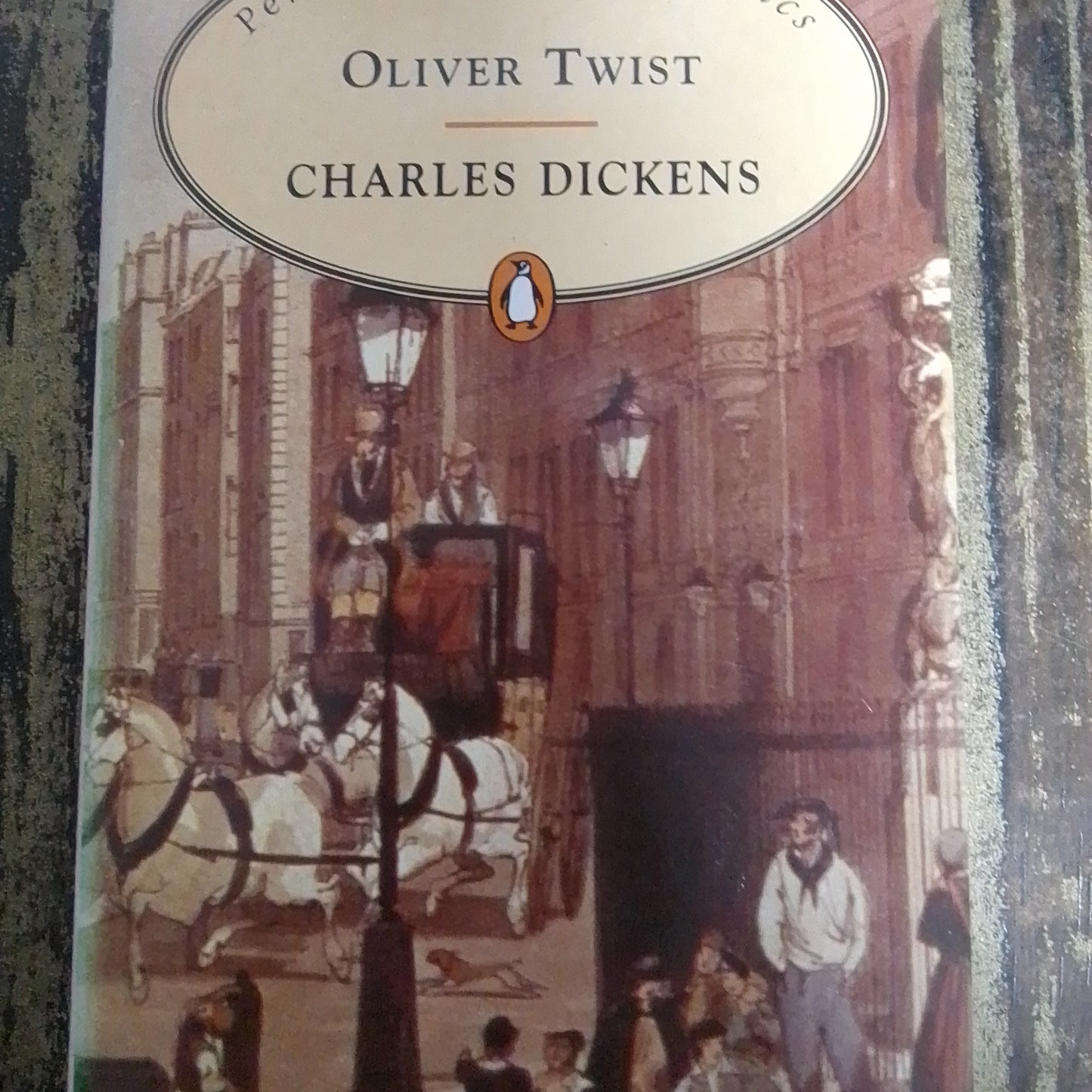 Oliver Twist by Charles Dickens (Wordsworth Classics)