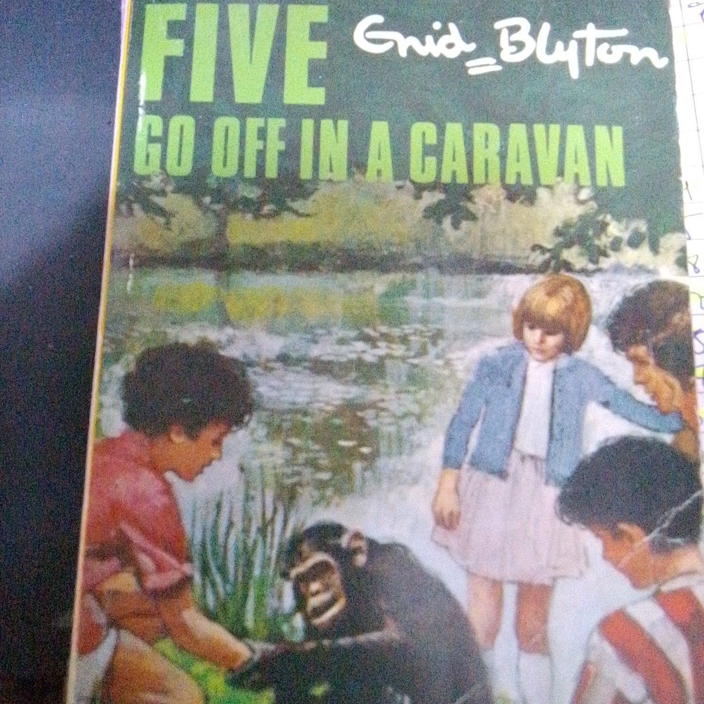 Five go off in a caravan-book 5 by Enid Blyton