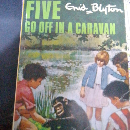 Five go off in a caravan-book 5 by Enid Blyton