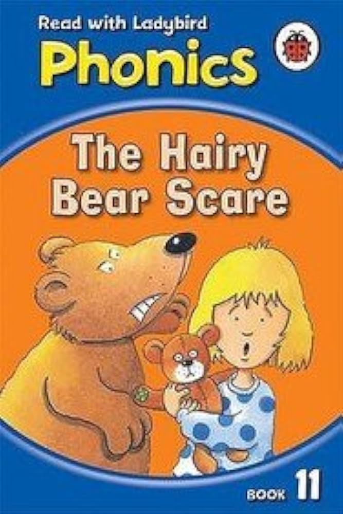 Phonics 11 Hairy Scare Bear: Bk.11 [Hardcover]
