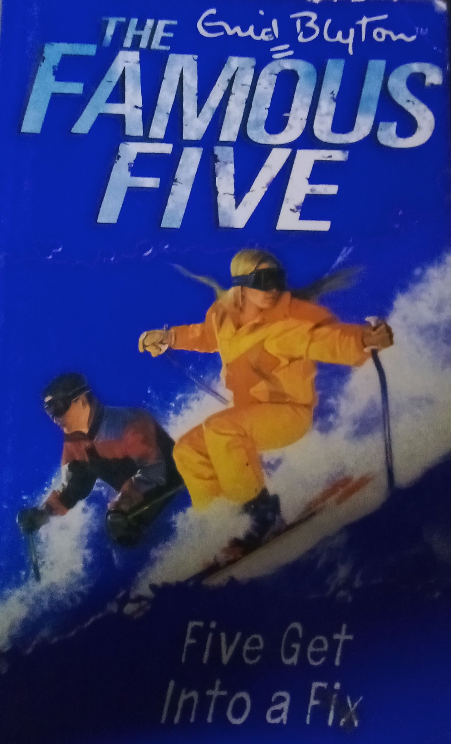 Five get into a fix: 17 by Enid Blyton