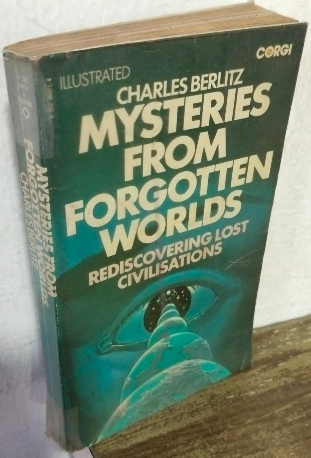 Mysteries from forgotten worlds [rare books]