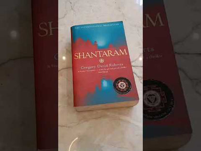Shantaram [bookskilowise] 0.640g x rs 300/-kg by gregory david roberts