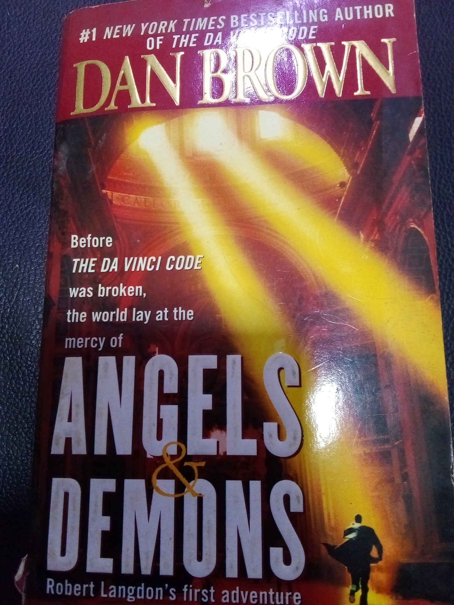 Angels and demons (small paperback)  by Dan Brown