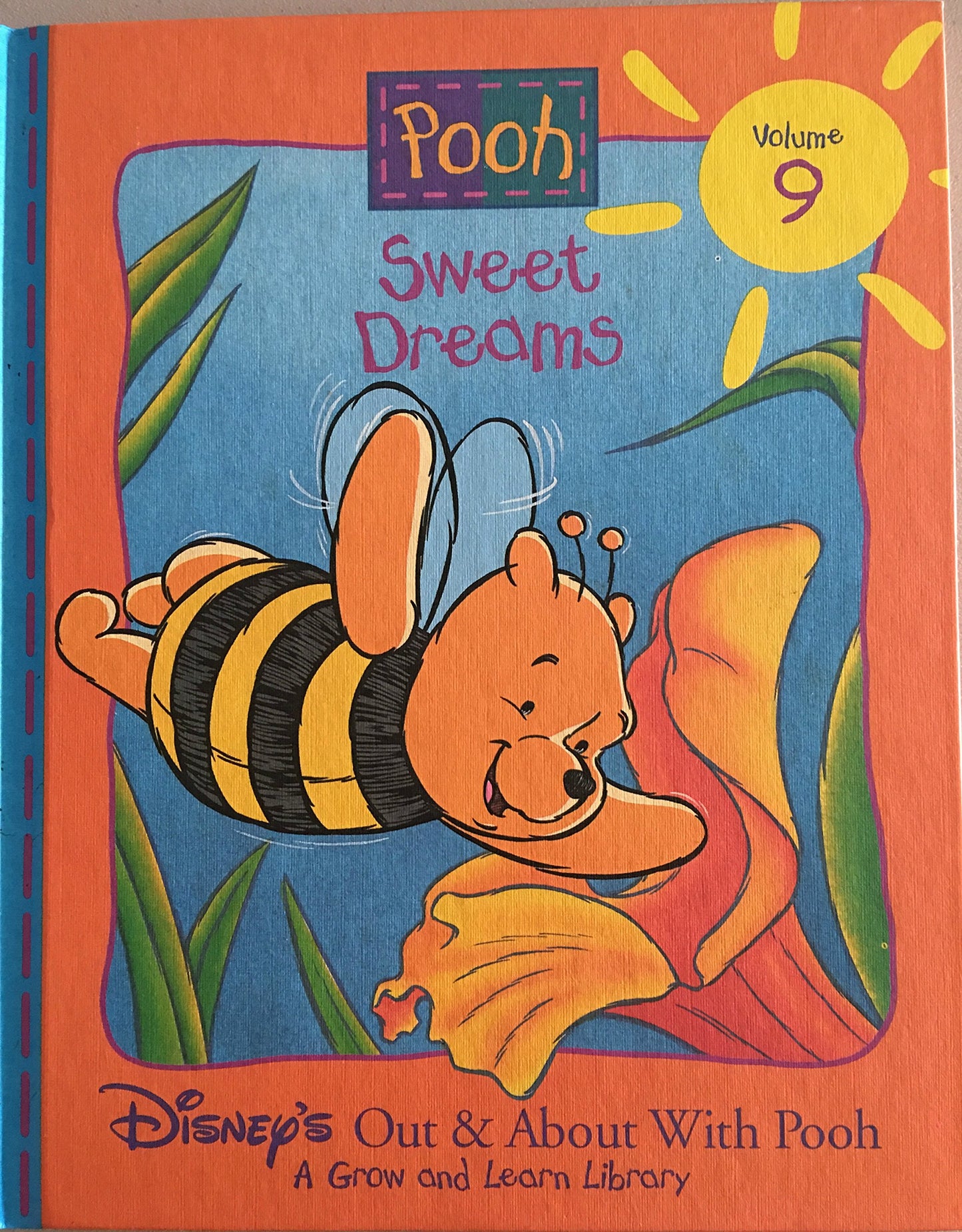 Sweet Dreams (Disney's "Out & About With Pooh" Library Vol. 9) [Hardcover]