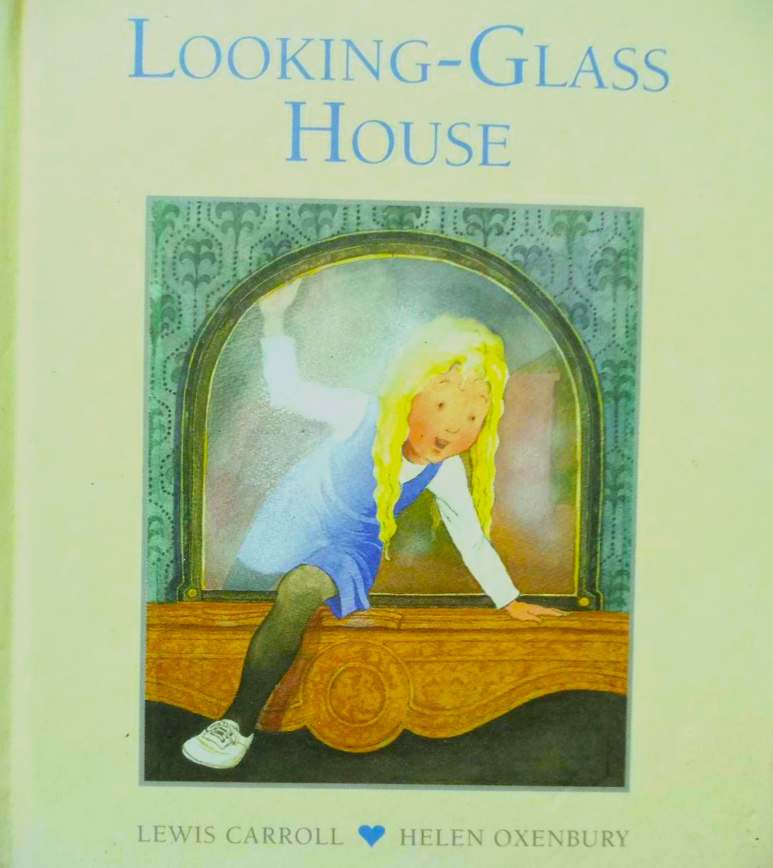 Looking Glass House (Alice's Adventure in Wonderland) [HARDCOVER]