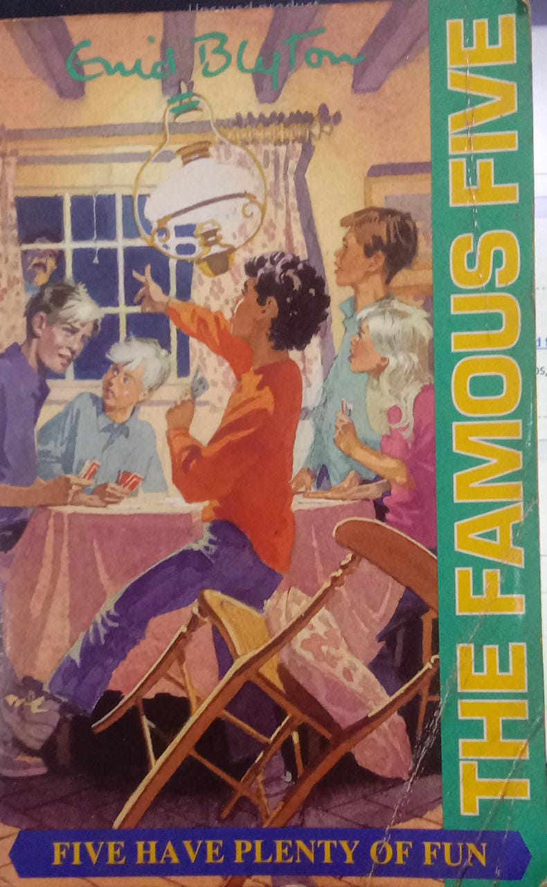 THE FAMOUS FIVE (Five Have Plenty Of Fun) by Enid Blyton